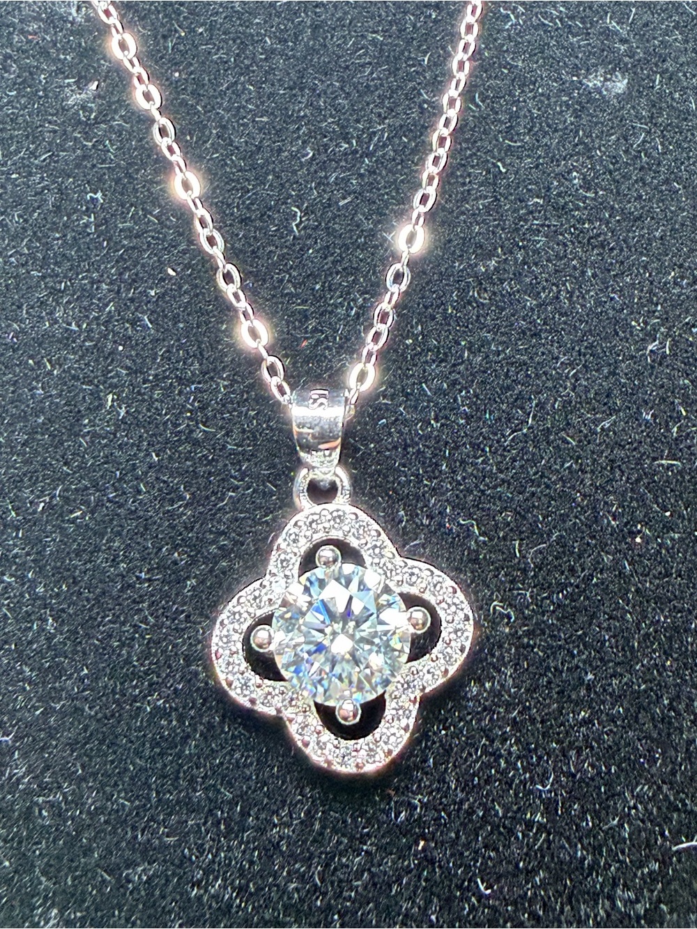 925 Silver Clover Halo Pendant Necklace with 1.0 Carat Moissanite Stone GRA